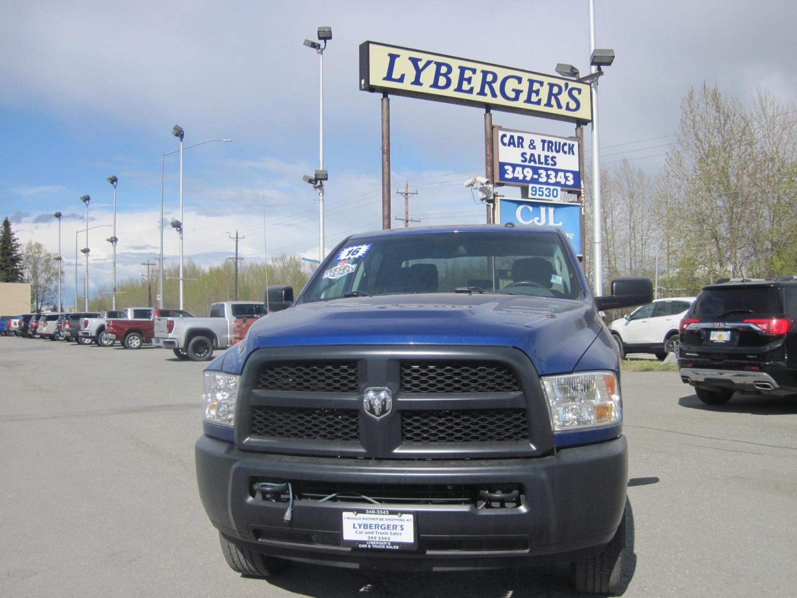 2016 blue /gray RAM 2500 Tradesman Crew Cab 4WD (3C6TR5HTXGG) with an 5.7L V8 OHV 16V engine, automatic transmission, located at 9530 Old Seward Highway, Anchorage, AK, 99515, (907) 349-3343, 61.134140, -149.865570 - Low miles in this Ram 2500 come take a test drive - Photo #2